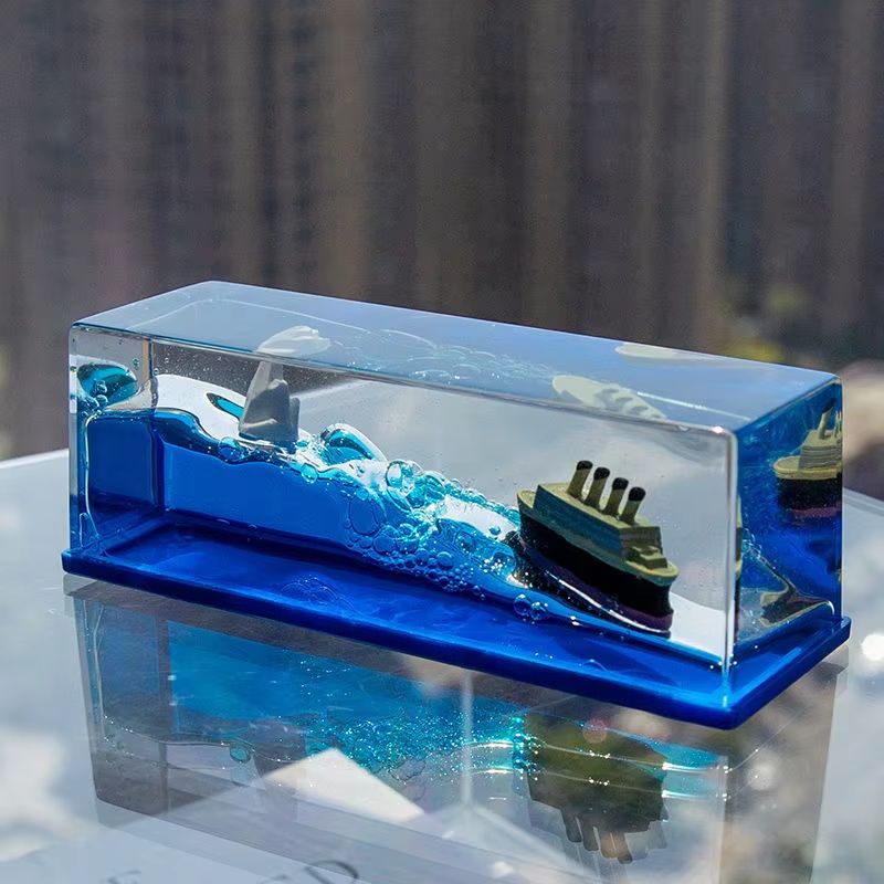 Cruise Ship Fluid Drift Bottle